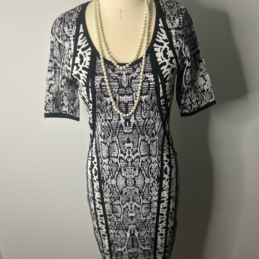 Laundry By Shelli Segal Black and White Midi Dress